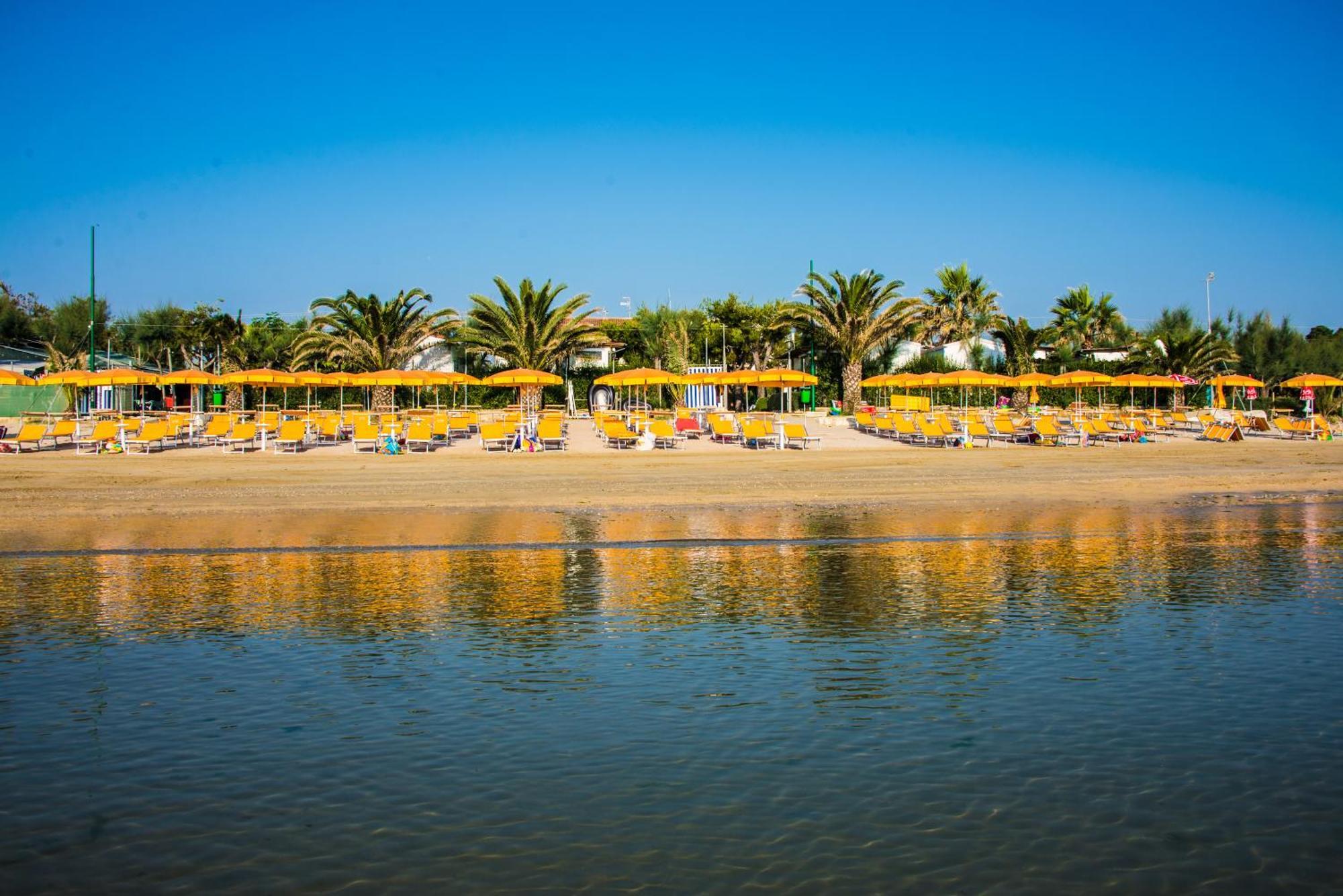 Camping Villaggio Calypso Cupra Marittima Esterno foto