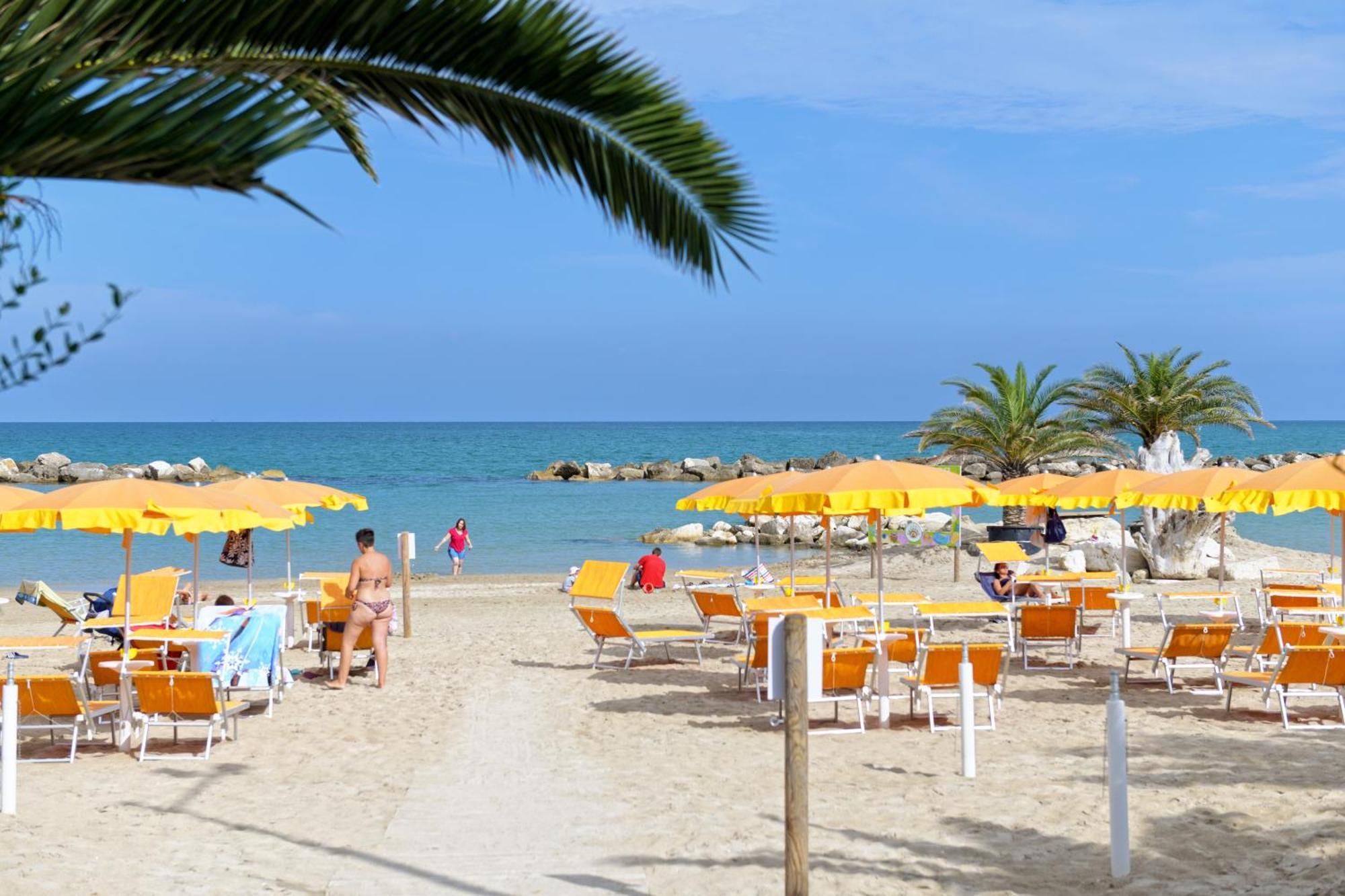 Camping Villaggio Calypso Cupra Marittima Esterno foto